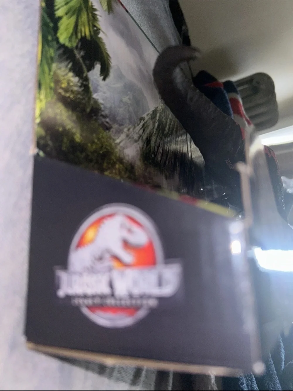 Jurassic World Legacy Collection Roarin' Real Feel Carnotaurus Action Figure New